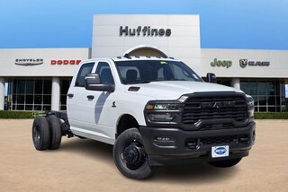 2025 Ram 3500 Chassis Cab 3500 TRADESMAN CREW CAB CHASSIS 4X4 60' CA Pickup