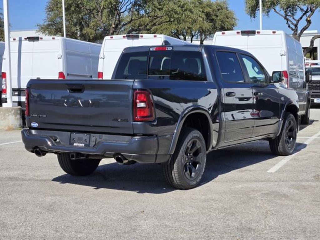 New 2026 Ram 1500 LONE STAR CREW CAB 4X4 5'7 BOX Pickup
