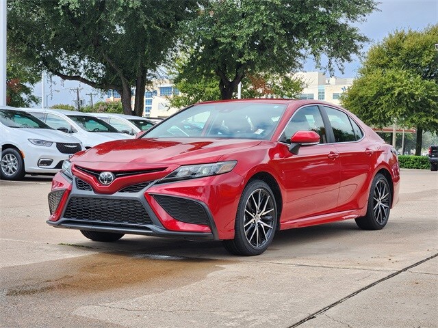 2024 Toyota Camry SE photo 3