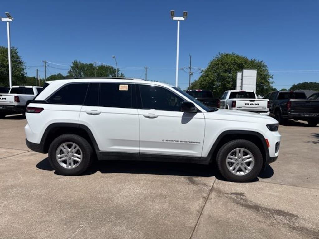 Certified 2025 Jeep Grand Cherokee Laredo SUV