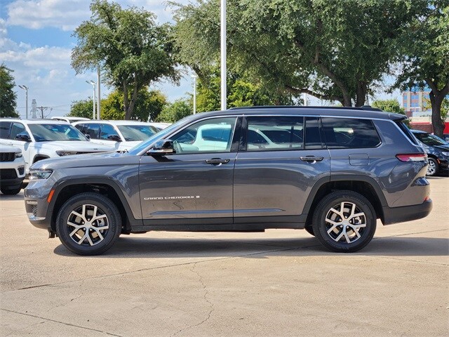 2024 Jeep Grand Cherokee Limited photo 3