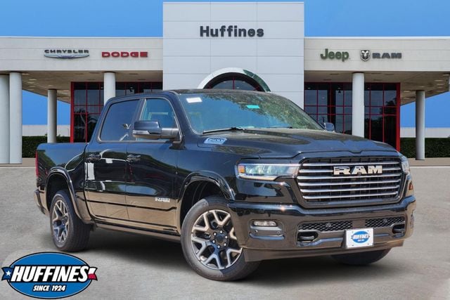 New 2026 Ram 1500 LARAMIE CREW CAB 4X2 5'7 BOX