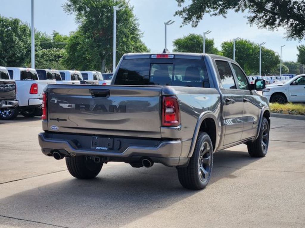 New 2026 Ram 1500 LONE STAR CREW CAB 4X2 5'7 BOX Pickup