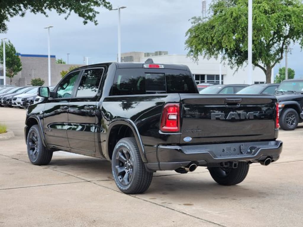 New 2026 Ram 1500 LONE STAR CREW CAB 4X2 5'7 BOX Pickup