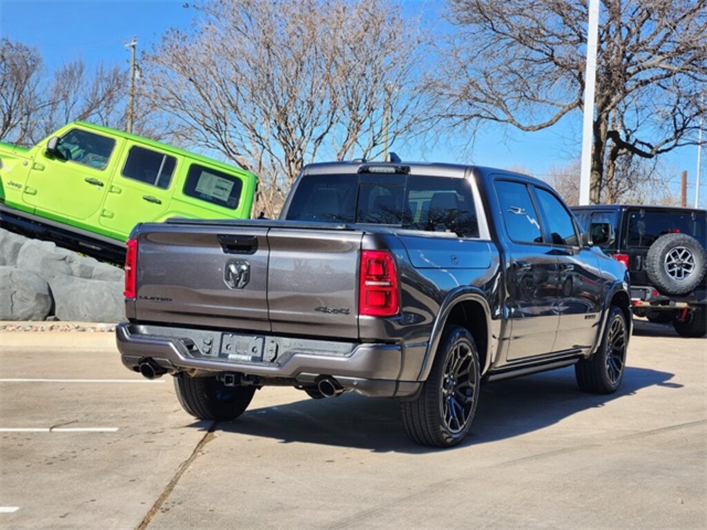New 2026 Ram 1500 LIMITED CREW CAB 4X4 5'7 BOX Pickup