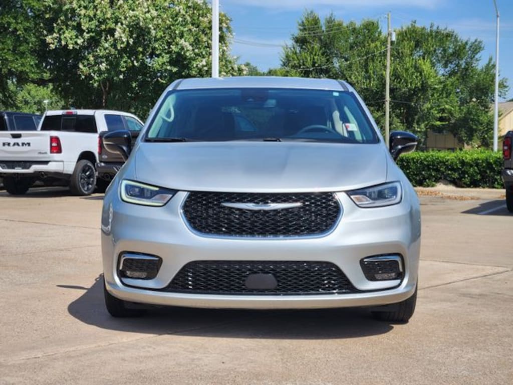 Certified 2024 Chrysler Pacifica Touring L Van Passenger Van
