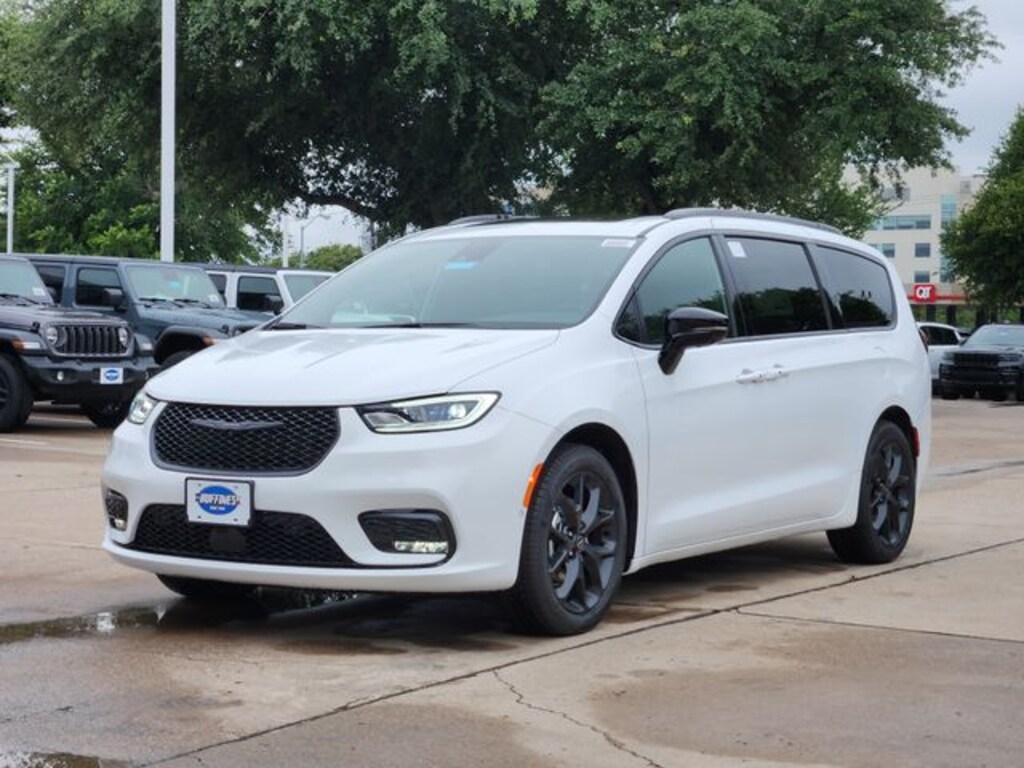 New 2026 Chrysler Pacifica LIMITED Passenger Van