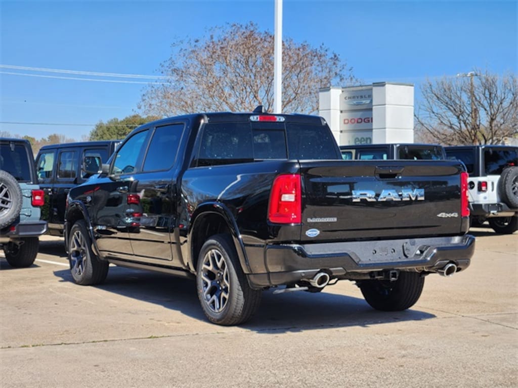 New 2026 Ram 1500 LARAMIE CREW CAB 4X4 5'7 BOX Pickup