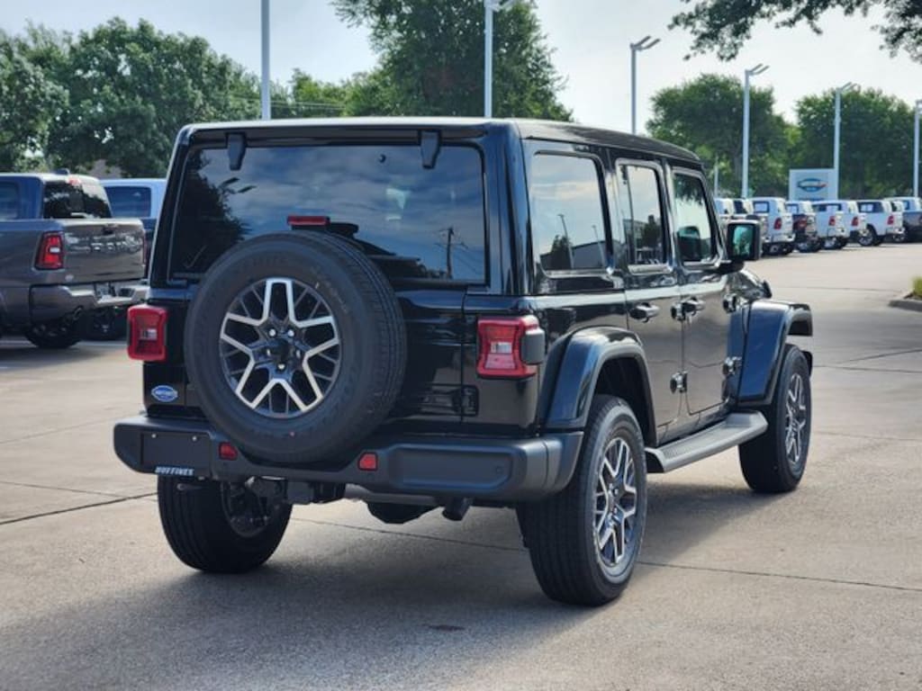 New 2026 Jeep Wrangler 4-DOOR SAHARA Sport Utility