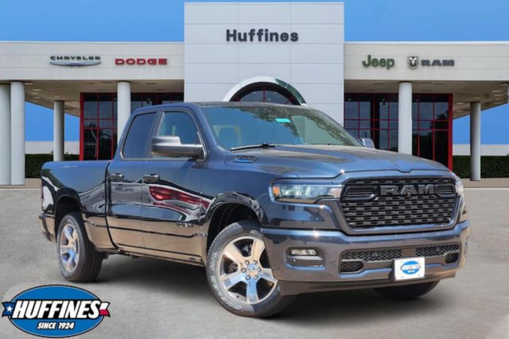 New 2026 Ram 1500 EXPRESS QUAD CAB 4X2 6'4 BOX Pickup