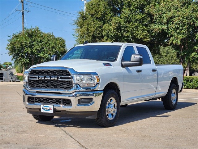 2024 Ram 2500 Tradesman photo 3