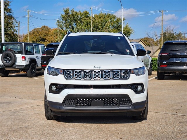 2024 Jeep Compass Latitude photo 2
