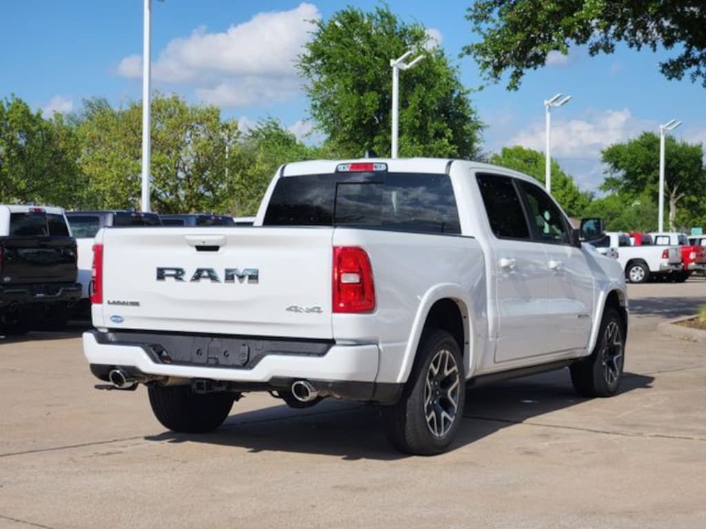 New 2026 Ram 1500 LARAMIE CREW CAB 4X4 5'7 BOX Pickup