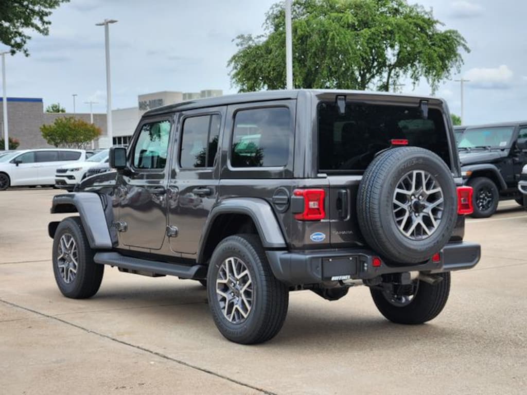 New 2026 Jeep Wrangler 4-DOOR SAHARA Sport Utility