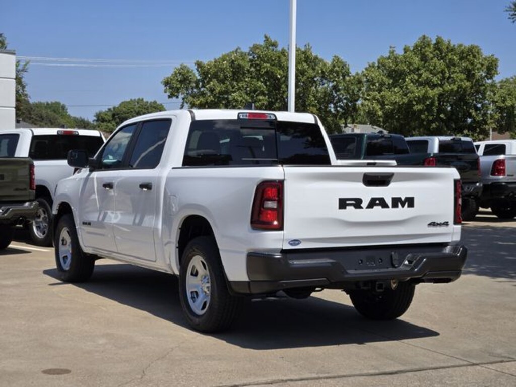 New 2026 Ram 1500 TRADESMAN CREW CAB 4X4 5'7 BOX Pickup
