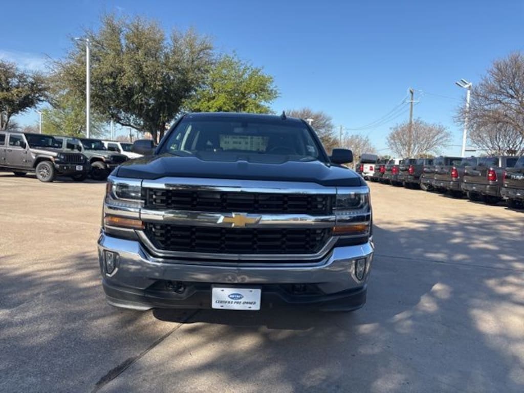 Used 2017 Chevrolet Silverado 1500 LT w/1LT Truck Crew Cab