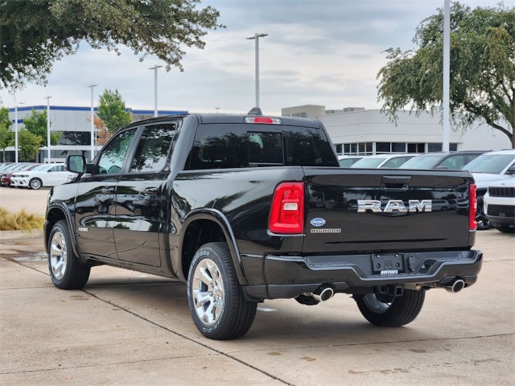 New 2026 Ram 1500 BIG HORN CREW CAB 4X2 5'7 BOX Pickup