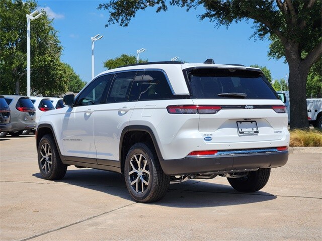 2025 Jeep Grand Cherokee Laredo X photo 4