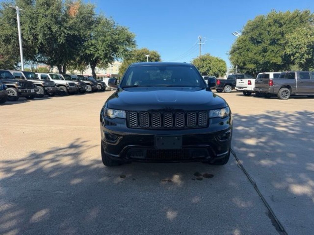 Used 2021 Jeep Grand Cherokee Laredo SUV