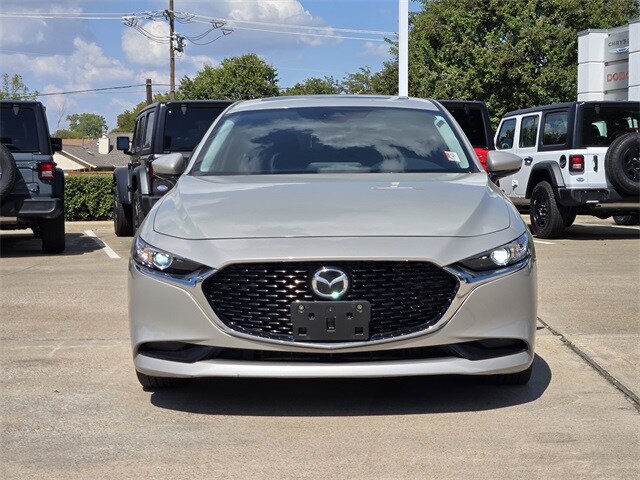 2022 Mazda Mazda3 Preferred photo 2