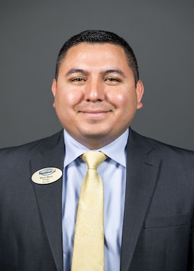 Staff member Miguel Muniz from ddcaa3d37369