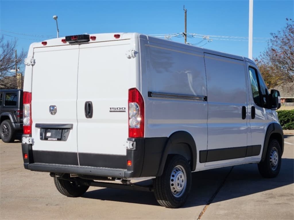 New 2025 Ram ProMaster PROMASTER 1500 TRADESMAN CARGO VAN LOW ROOF 136' W Cargo Van