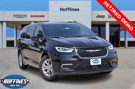 2025 Chrysler Pacifica SELECT Passenger Van