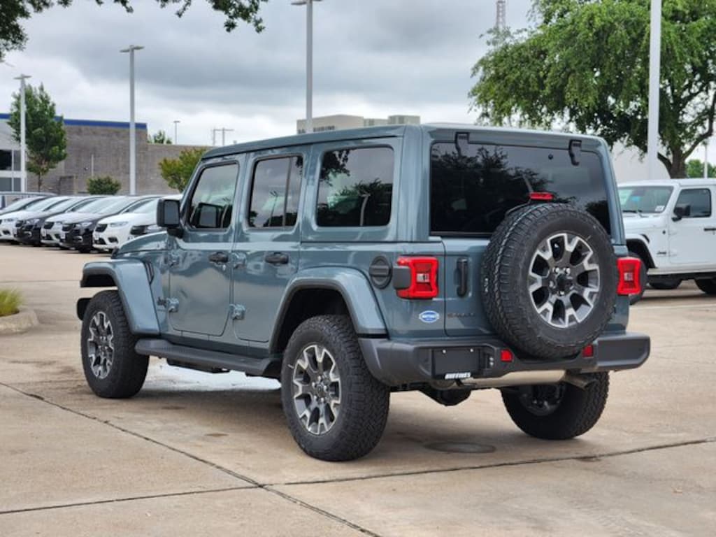 New 2026 Jeep Wrangler 4-DOOR SAHARA Sport Utility