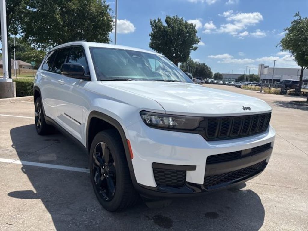 Used 2023 Jeep Grand Cherokee L Laredo SUV