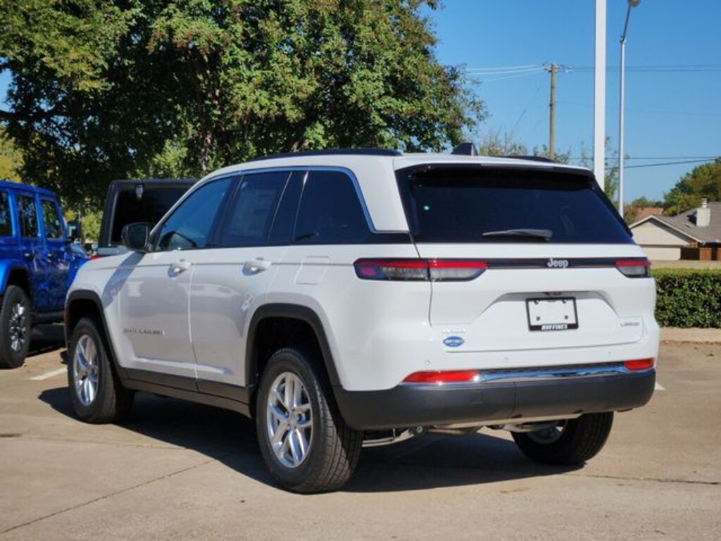 New 2025 Jeep Grand Cherokee LAREDO X 4X4 Sport Utility