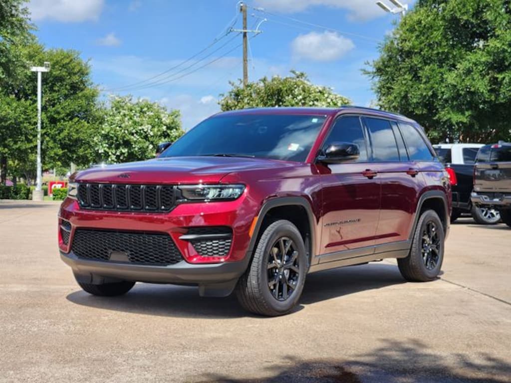 Certified 2025 Jeep Grand Cherokee Laredo SUV