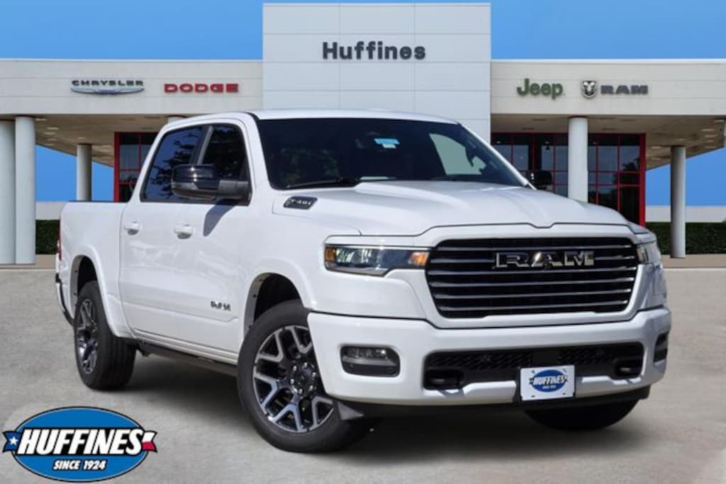 New 2026 Ram 1500 LARAMIE CREW CAB 4X2 5'7 BOX Pickup