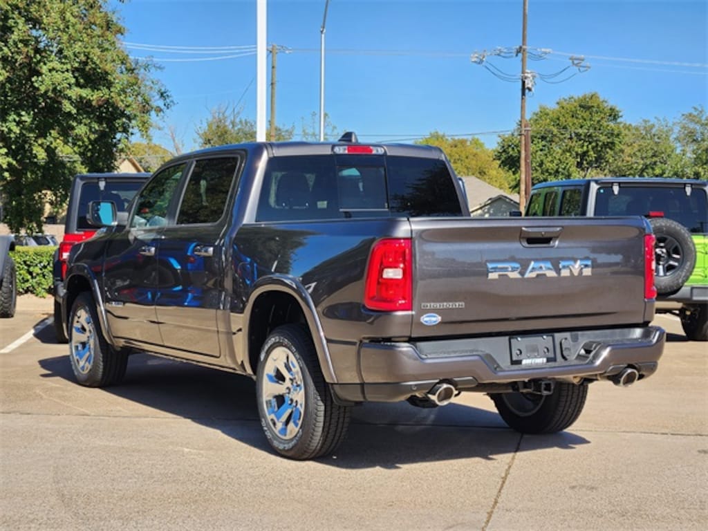 New 2026 Ram 1500 BIG HORN CREW CAB 4X2 5'7 BOX Pickup