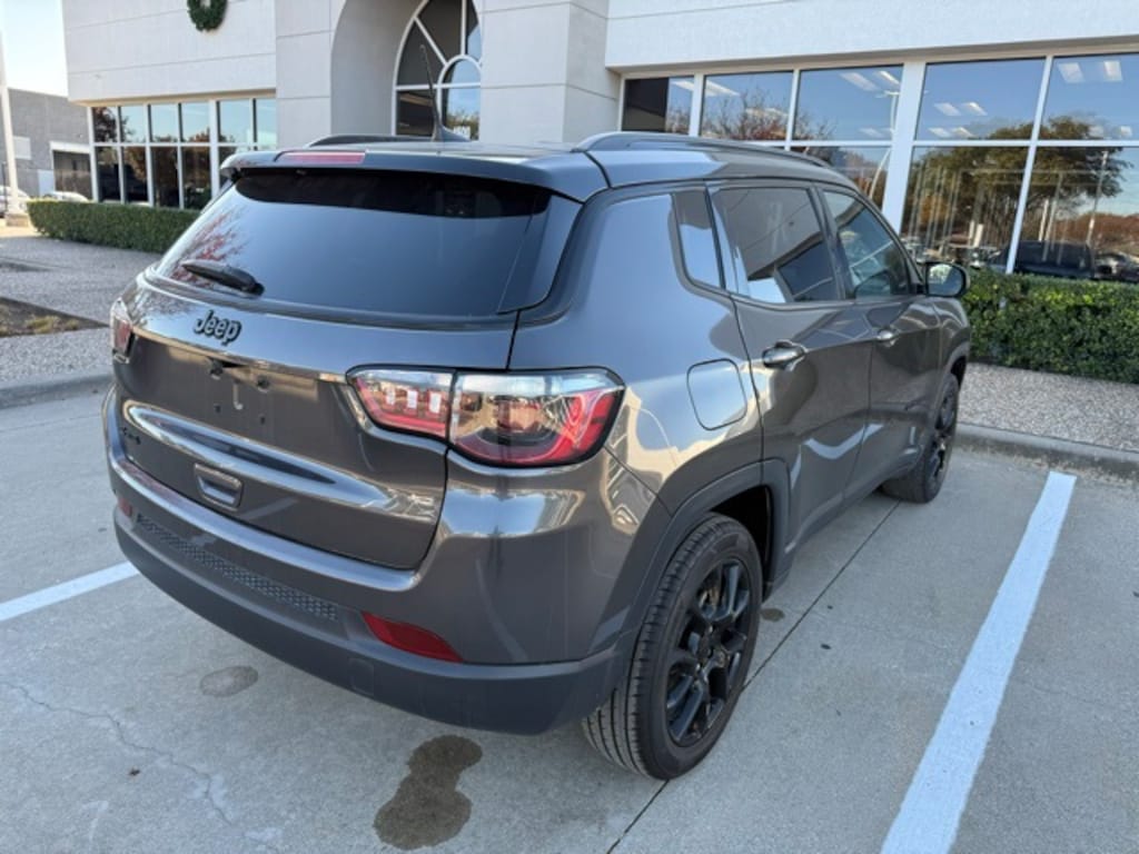 Used 2023 Jeep Compass Latitude SUV