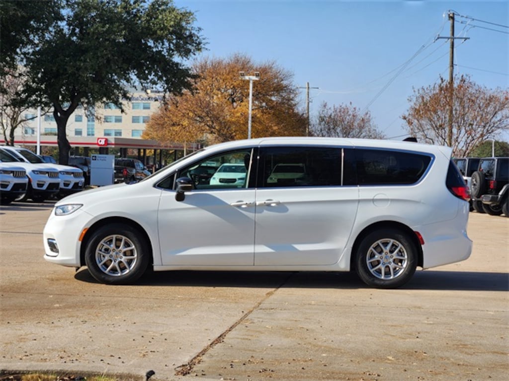 Used 2024 Chrysler Pacifica Touring L Van Passenger Van