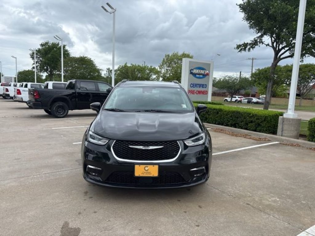 Certified 2022 Chrysler Pacifica Touring L Van Passenger Van