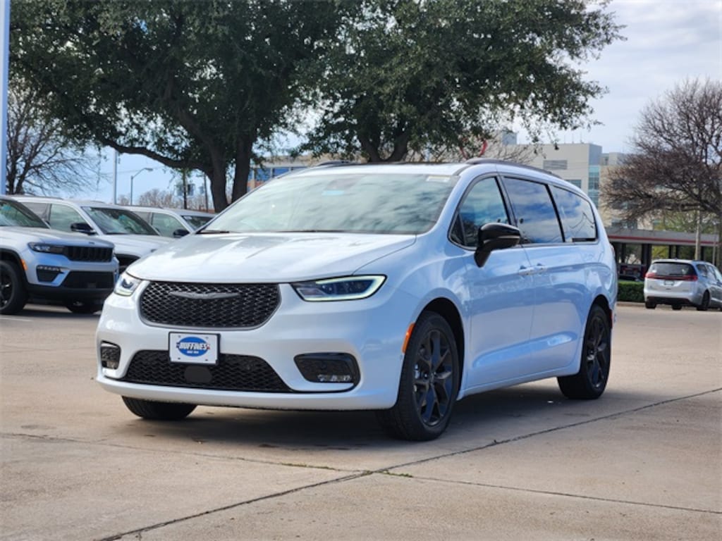 New 2026 Chrysler Pacifica LIMITED Passenger Van