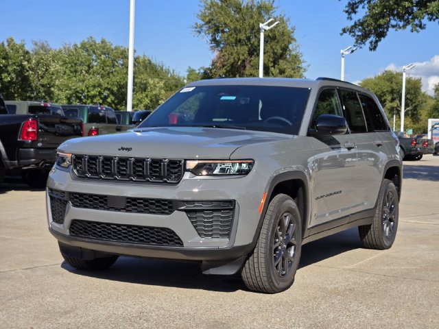 New 2027 Jeep Grand Cherokee 2 Row LAREDO 4X4 Sport Utility