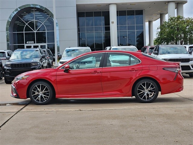 2024 Toyota Camry SE photo 4