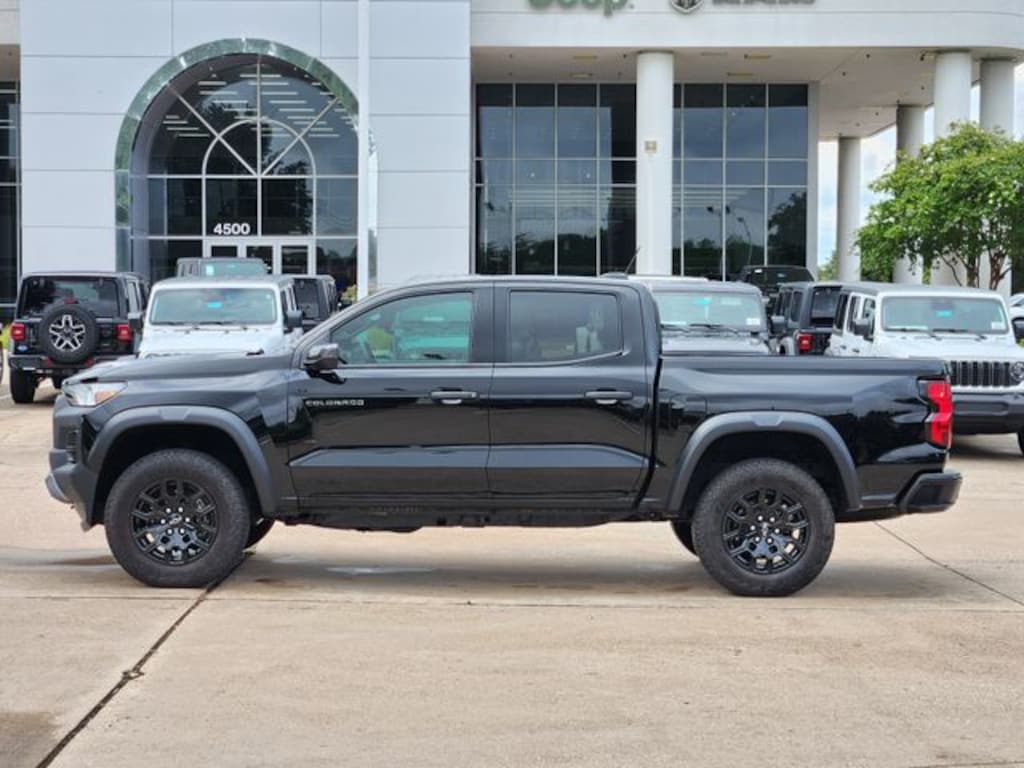 Used 2025 Chevrolet Colorado Trail Boss Truck Crew Cab