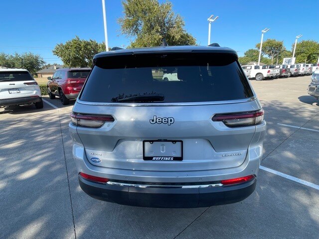 2024 Jeep Grand Cherokee Limited photo 3