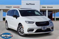 2026 Chrysler Pacifica LIMITED Passenger Van