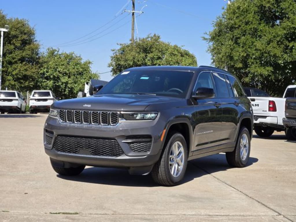 New 2026 Jeep Grand Cherokee LAREDO 4X4 Sport Utility