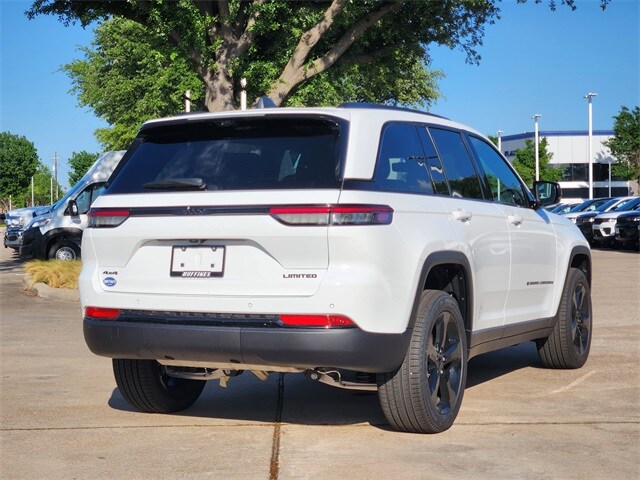 2025 Jeep Grand Cherokee Limited photo 3