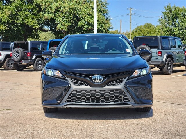 2024 Toyota Camry SE photo 2