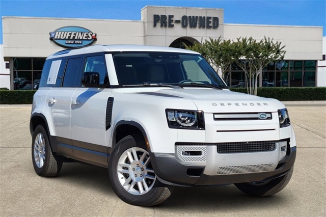 2024 Land Rover Defender S's photo