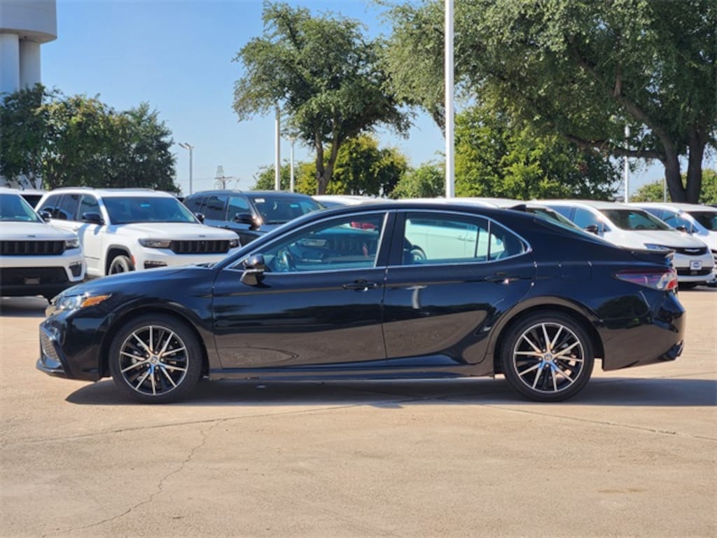 Used 2024 Toyota Camry SE Sedan