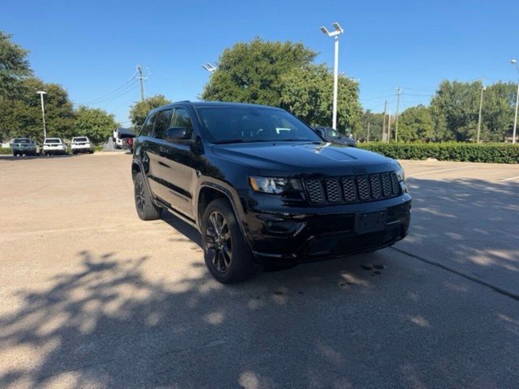 Used 2021 Jeep Grand Cherokee Laredo SUV