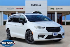 2026 Chrysler Pacifica LIMITED Passenger Van