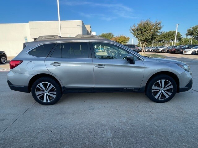 2018 Subaru Outback 2.5i Limited photo 3